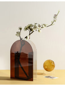 Abstraktní skleněná váza