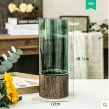 Načíst obrázek do Prohlížeče galerie, Skleněné vázy s dřevěným podstavcem